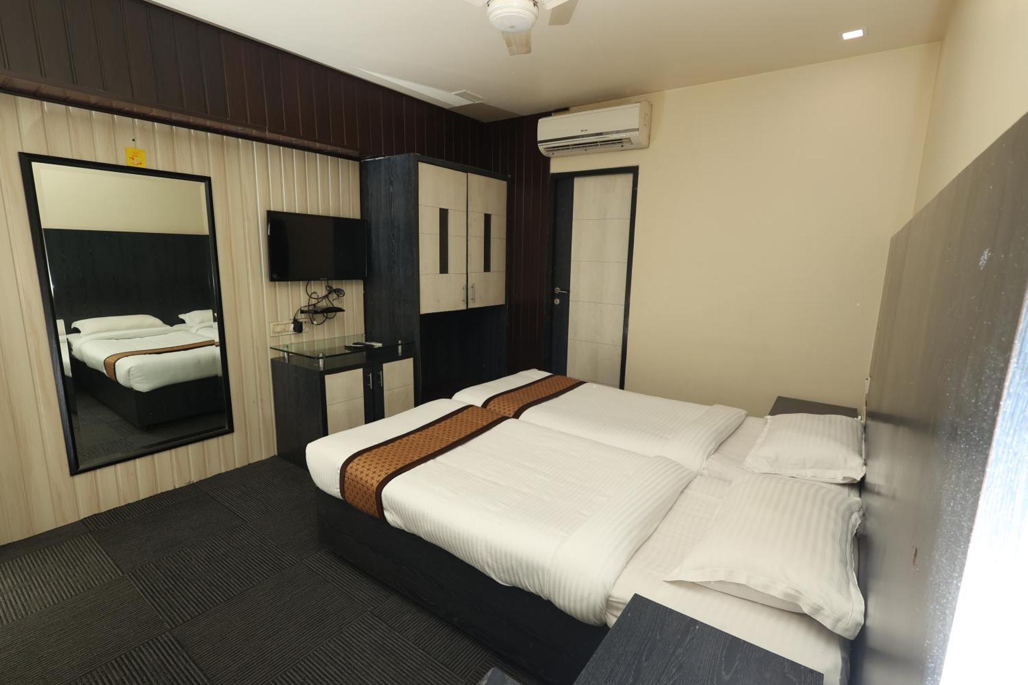 Quaint Suites Hotel & Banquet Mumbai Exterior foto