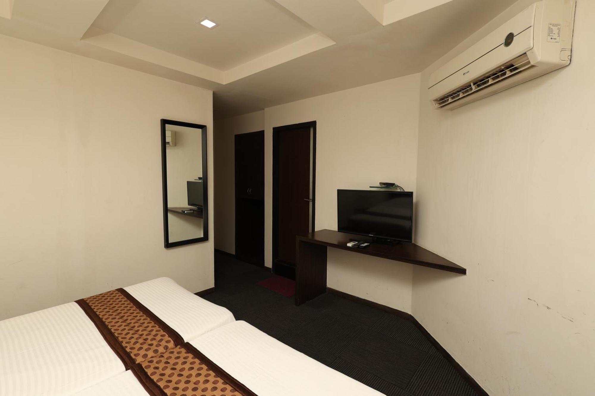 Quaint Suites Hotel & Banquet Mumbai Exterior foto