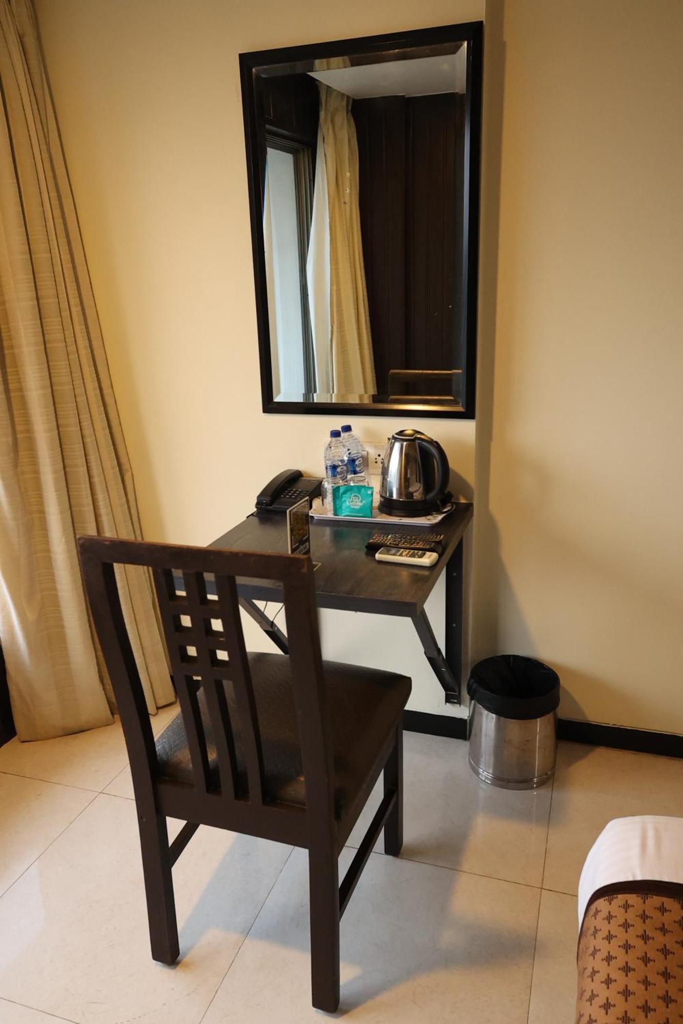 Quaint Suites Hotel & Banquet Mumbai Exterior foto