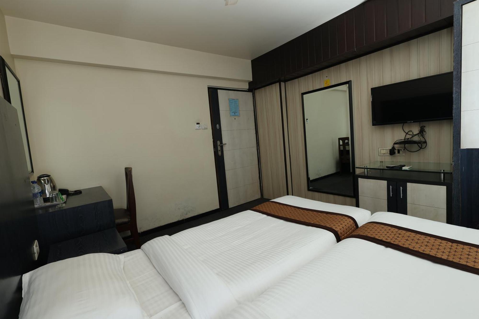 Quaint Suites Hotel & Banquet Mumbai Exterior foto