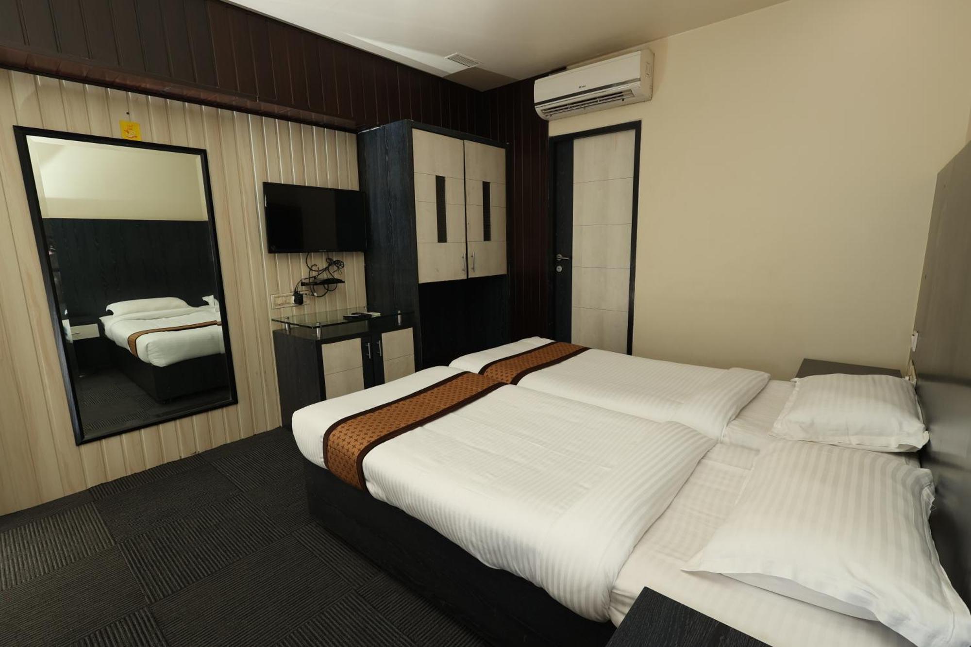 Quaint Suites Hotel & Banquet Mumbai Exterior foto