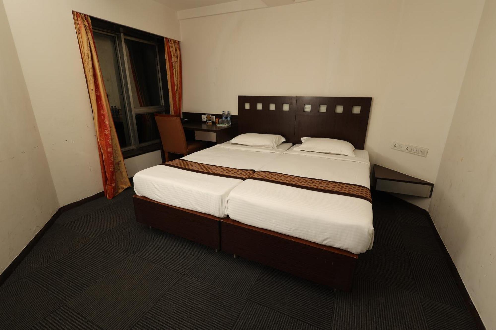 Quaint Suites Hotel & Banquet Mumbai Exterior foto