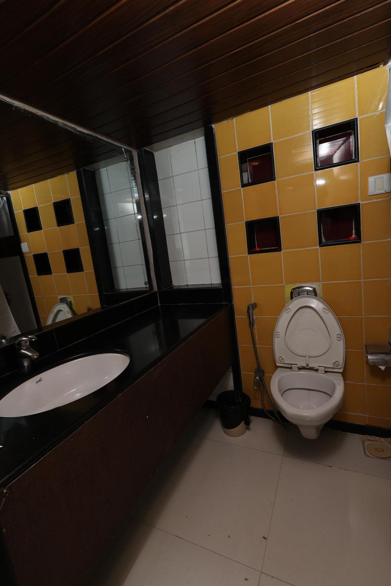 Quaint Suites Hotel & Banquet Mumbai Exterior foto