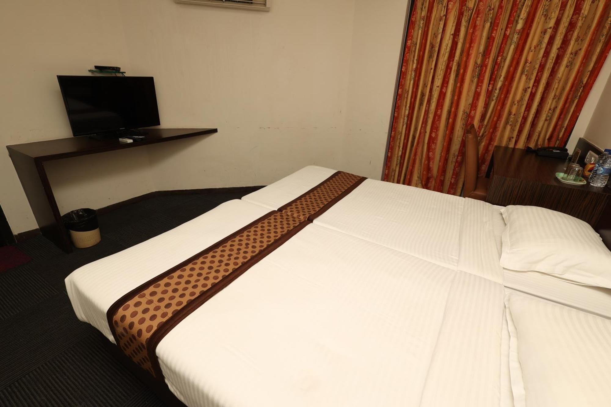 Quaint Suites Hotel & Banquet Mumbai Exterior foto
