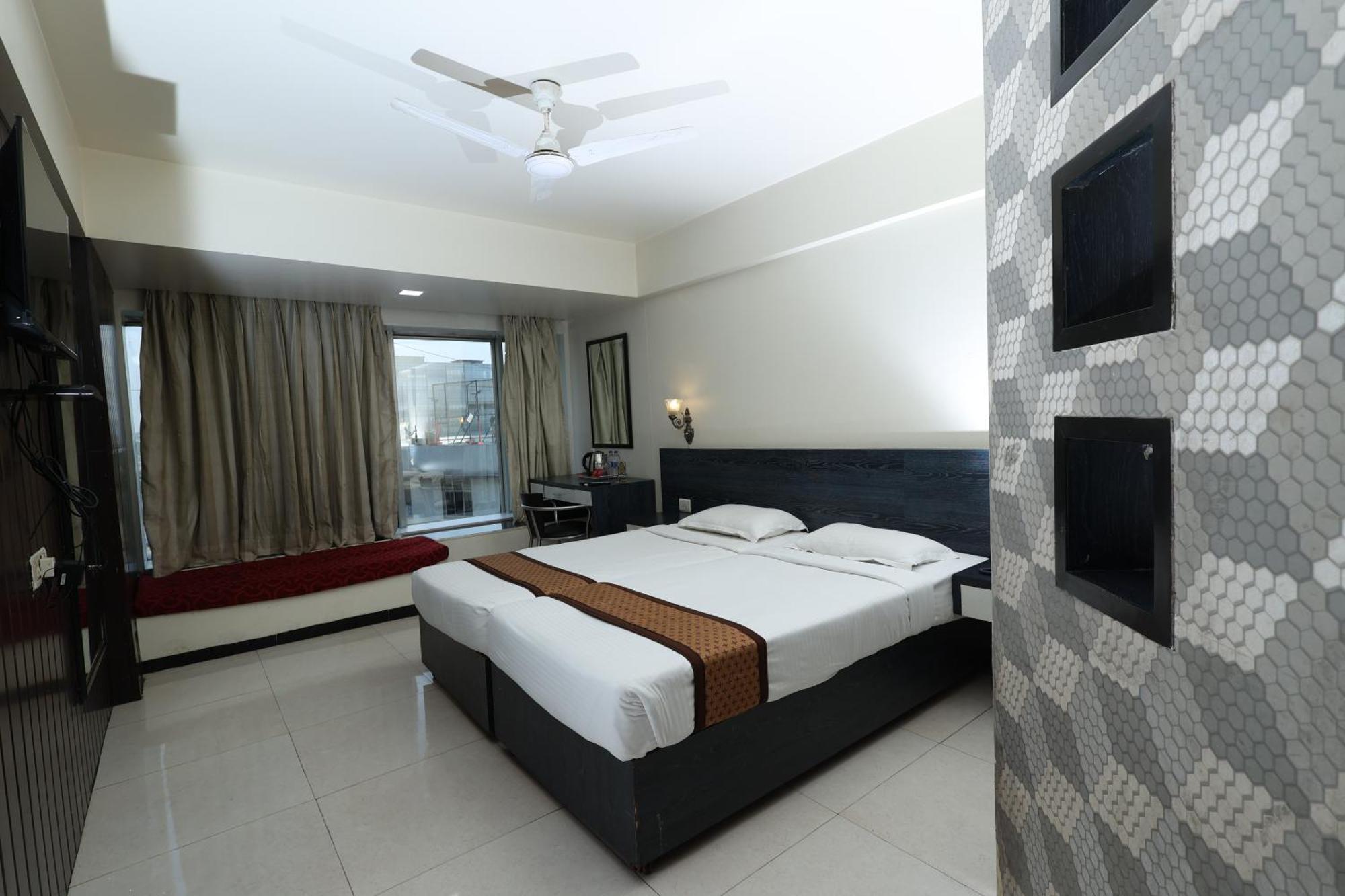 Quaint Suites Hotel & Banquet Mumbai Exterior foto